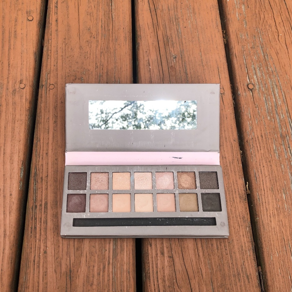 Nudes Eyeshadow Palette Matte Shimmer Basic Makeup